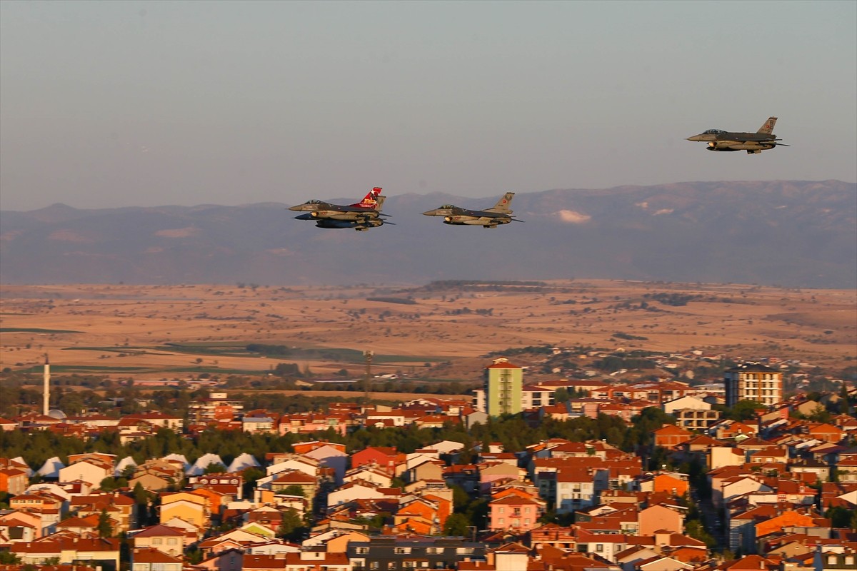 Uşak'ın düşman işgalinden kurtuluşunun 103. yılı dolayısıyla çeşitli etkinlikler düzenlendi....