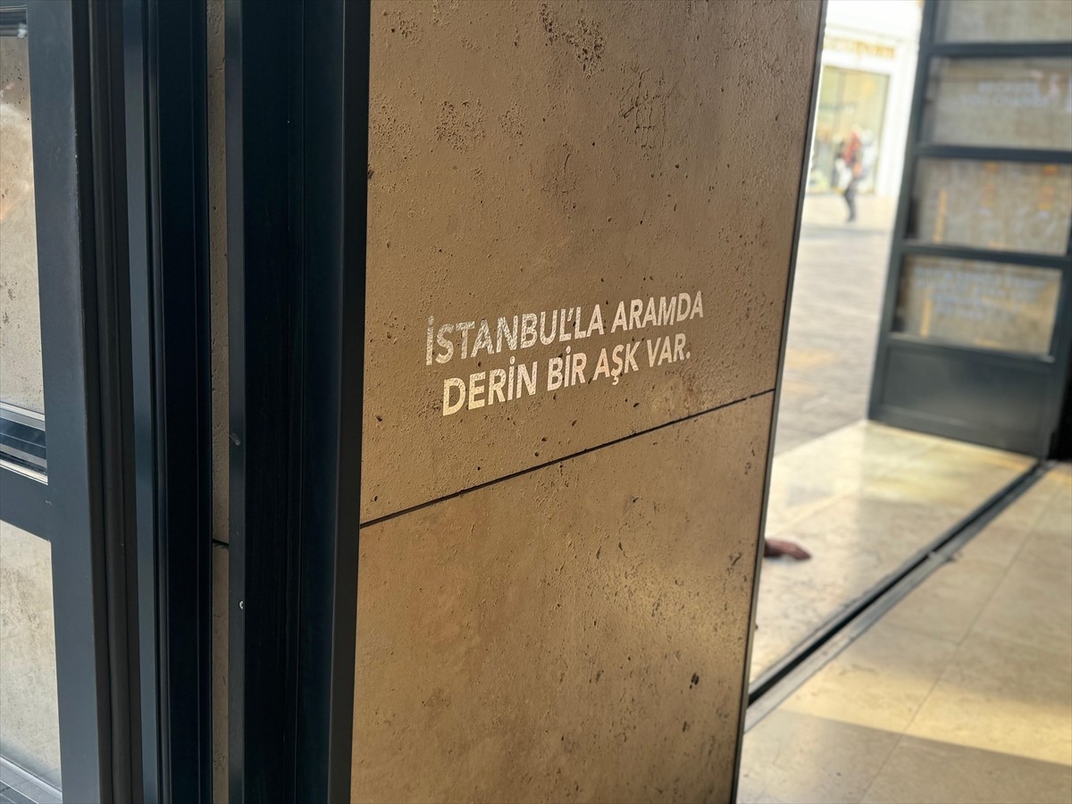 Yapı Kredi Kültür Sanat, yeni sanat sezonunu yarı kurgusal-yarı gerçek anlatıların izini süren...