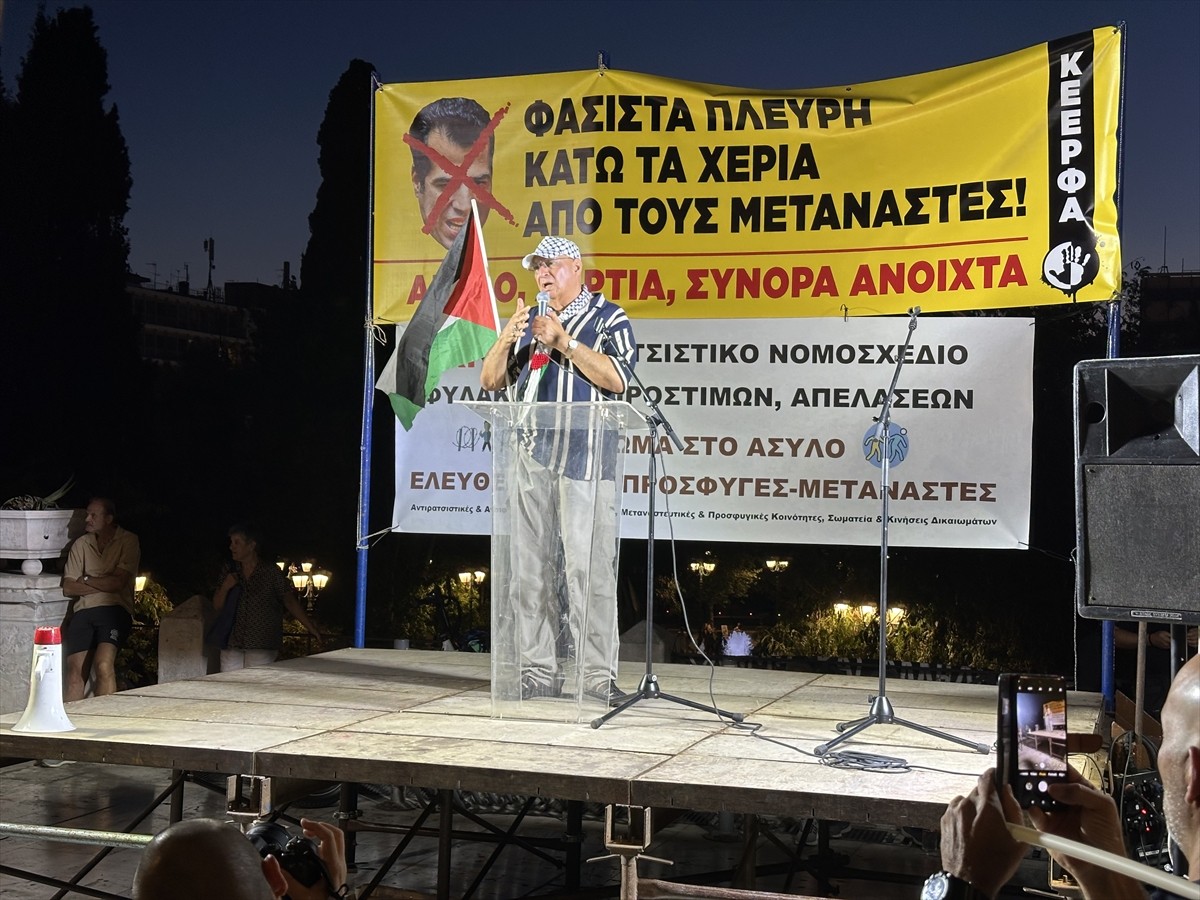 Yunanistan'ın başkenti Atina'daki Sintagma Meydanı'nda Irkçılık ve Faşizm Tehdidine Karşı Birlik...