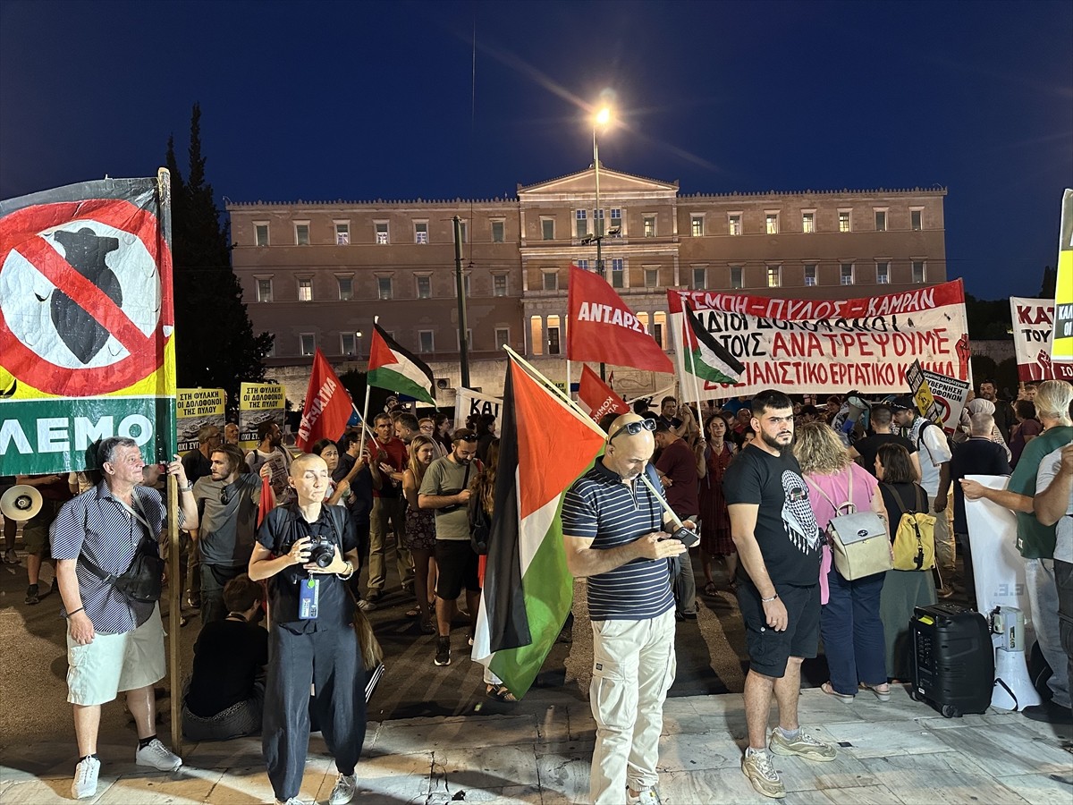 Yunanistan'ın başkenti Atina'daki Sintagma Meydanı'nda Irkçılık ve Faşizm Tehdidine Karşı Birlik...