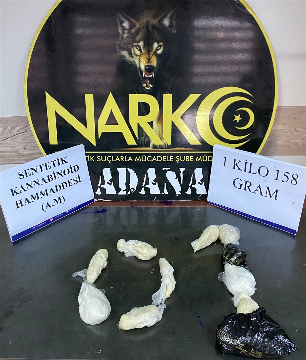 Adana'da uyuşturucu satıcılarına yönelik operasyonda gözaltına alınan 6 şüpheli tutuklandı....