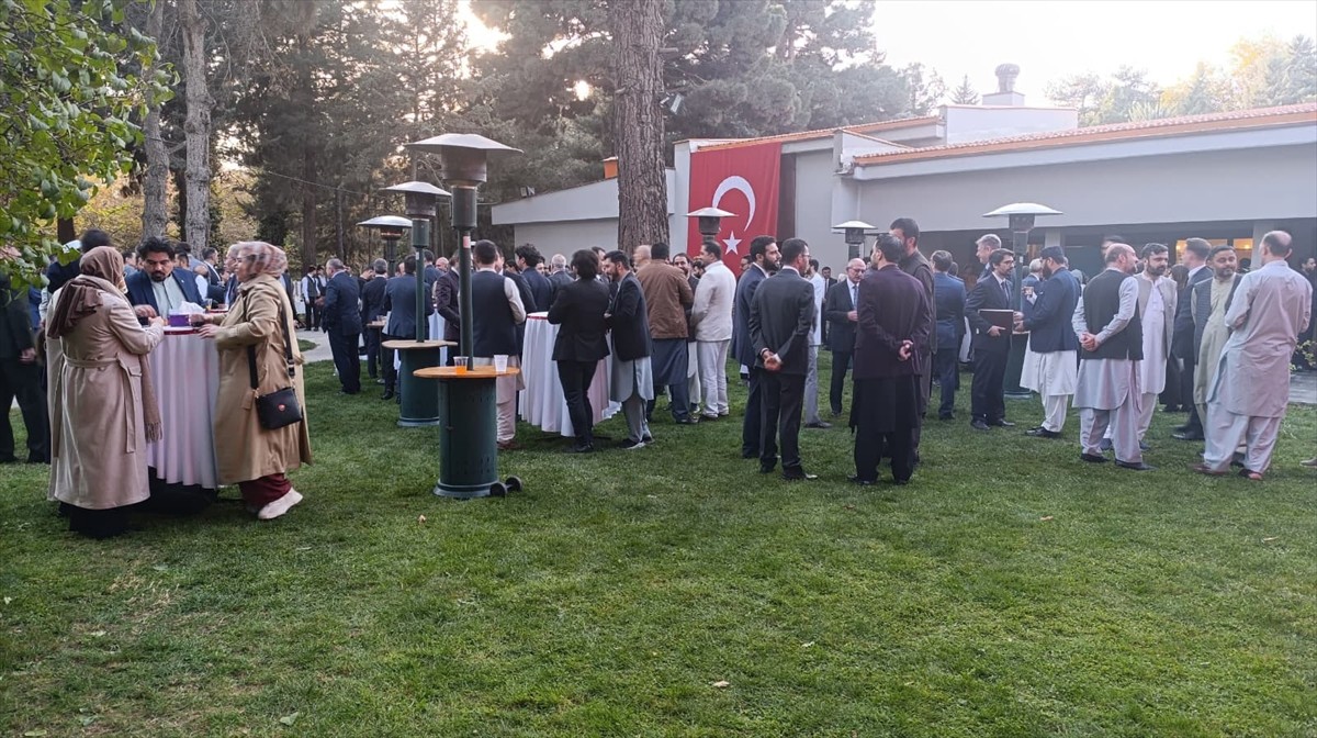 Afganistan'ın başkenti Kabil'de, Cumhuriyet'in kuruluşunun 102. yılı dolayısıyla kutlama programı...