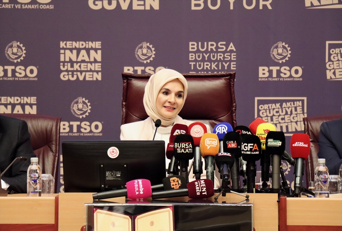 Aile ve Sosyal Hizmetler Bakanı Mahinur Özdemir Göktaş, Bursa Ticaret ve Sanayi Odası'nın (BTSO)...