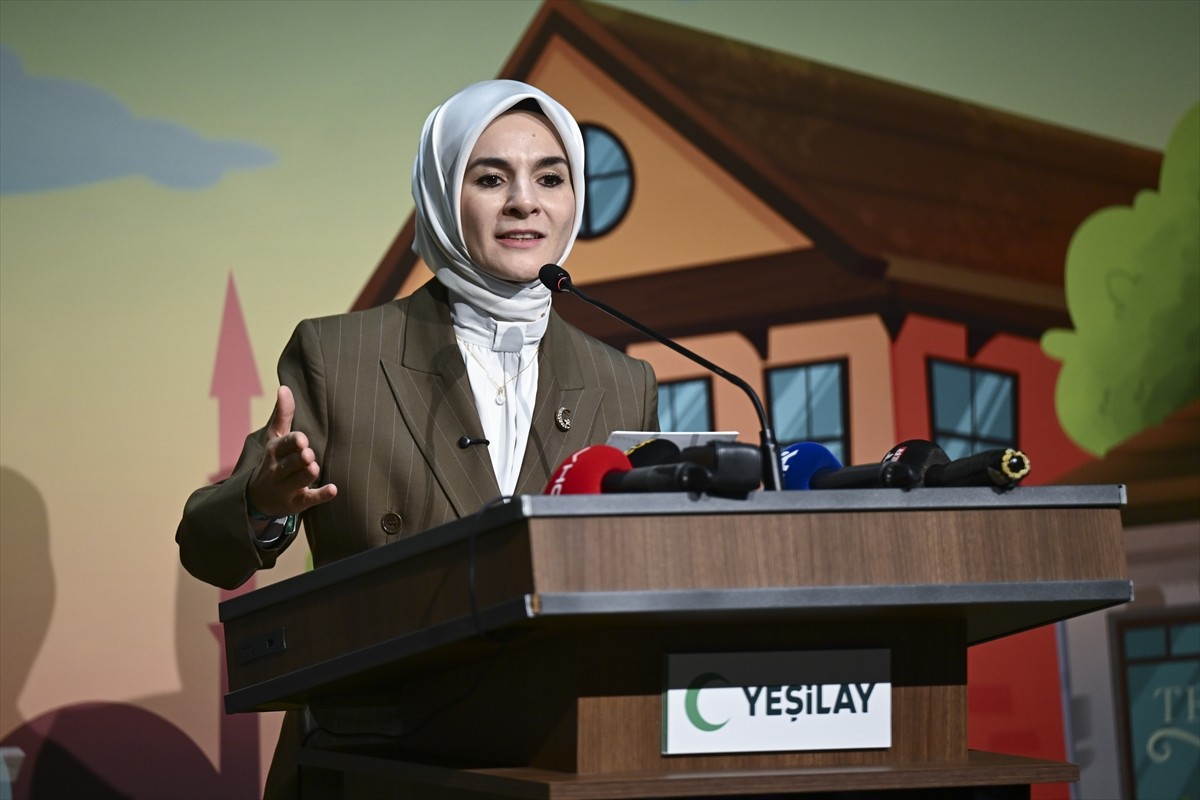 Aile ve Sosyal Hizmetler Bakanı Mahinur Özdemir Göktaş, Yeşilayın çocuklara özel hazırladığı...