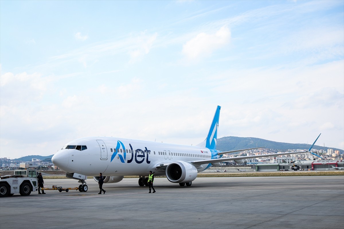 AJet'in TC-OHE kuyruk tescilli Boeing 737-8 MAX tipi fabrika çıkışlı 5. yolcu uçağı, İstanbul...