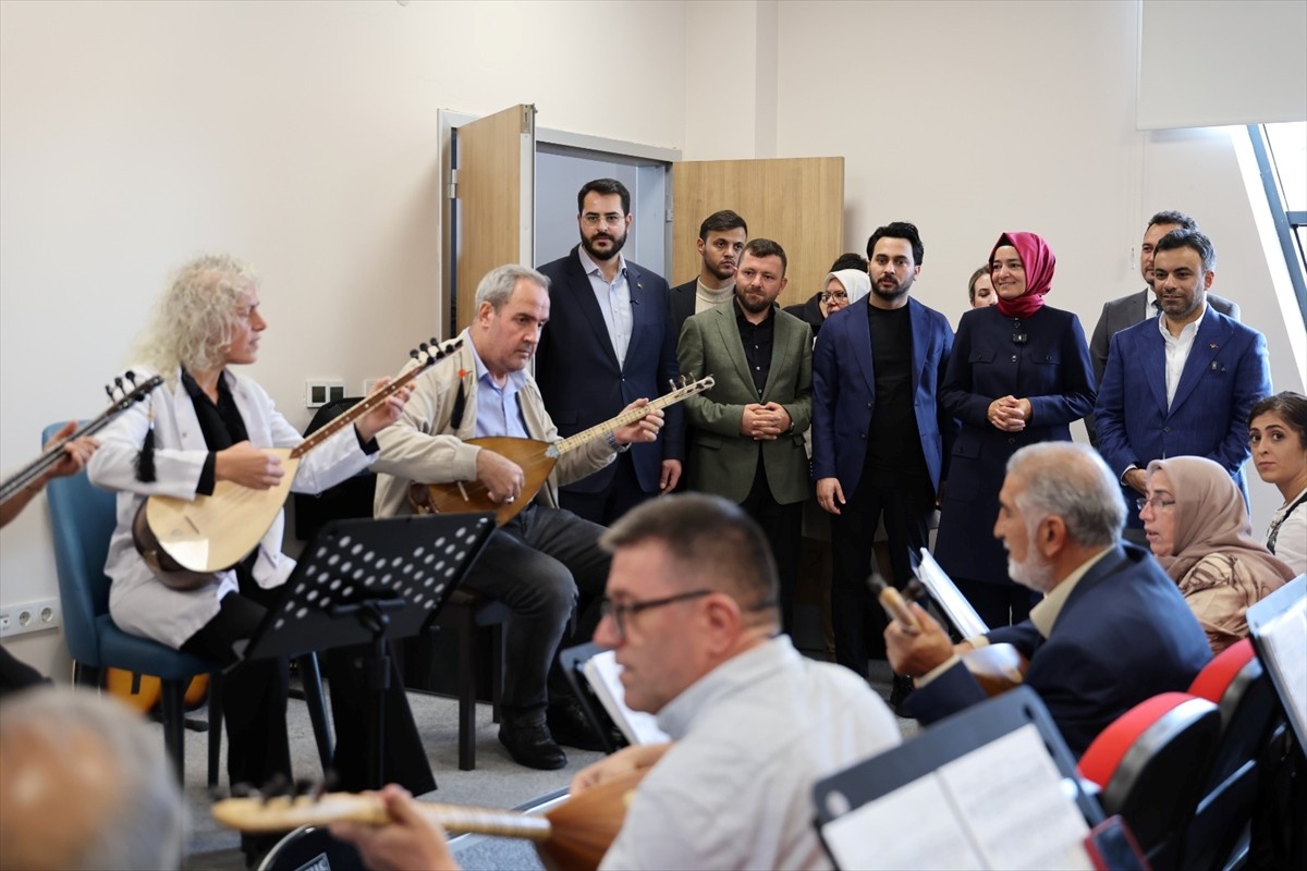 AK Parti Genel Başkan Yardımcısı Fatma Betül Sayan Kaya, Bağcılar Belediyesi Engelliler Sarayı ve...