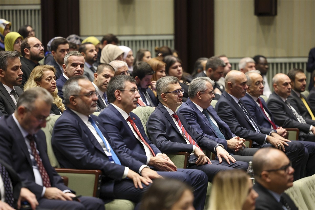 Ankara Yıldırım Beyazıt Üniversitesi (AYBÜ) Hukuk Fakültesi tarafından teknolojideki gelişmelerin...