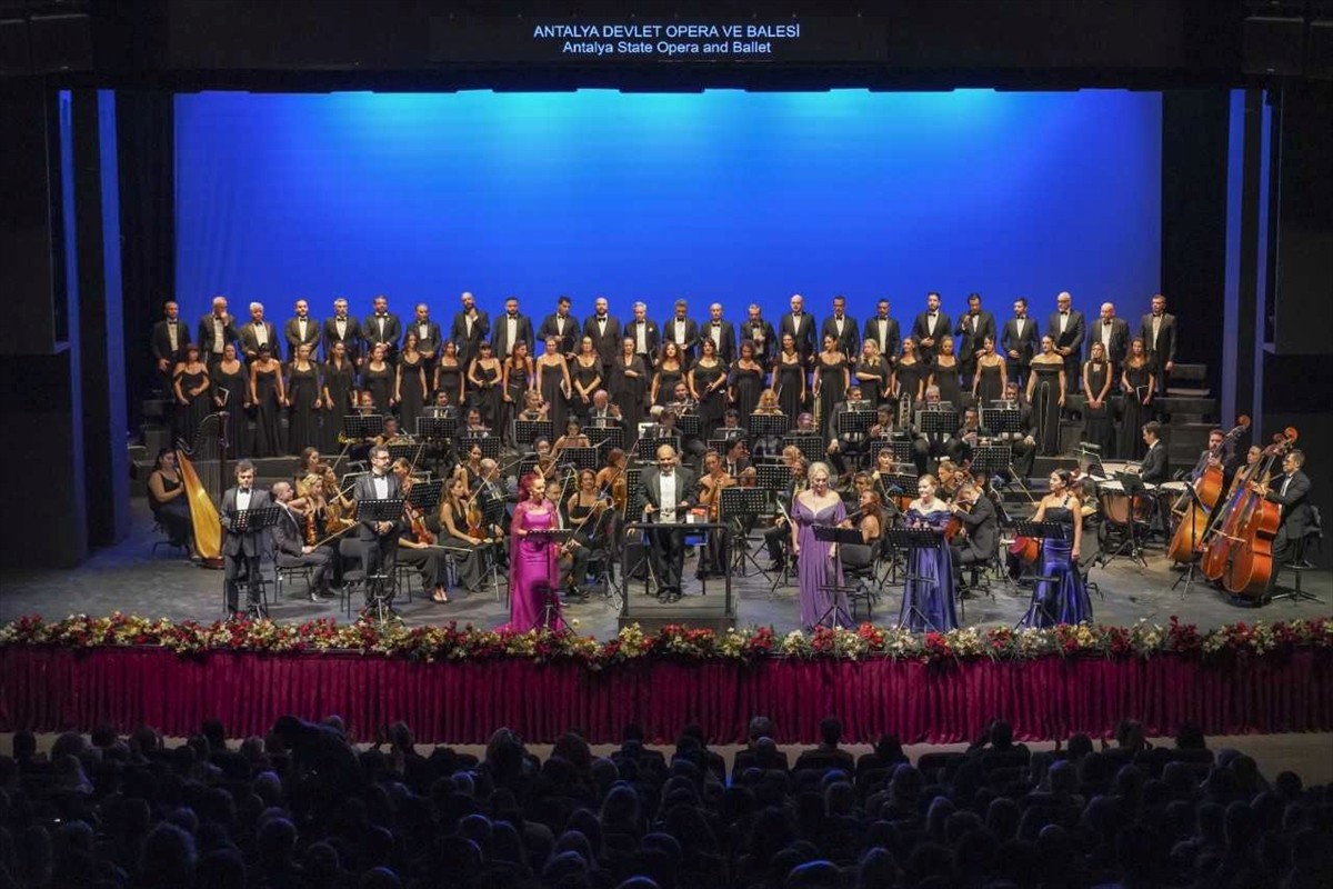 Antalya Devlet Opera ve Balesi (DOB), 2025-2026 sanat sezonunun ilk prömiyerini, Pyotr İlyiç...