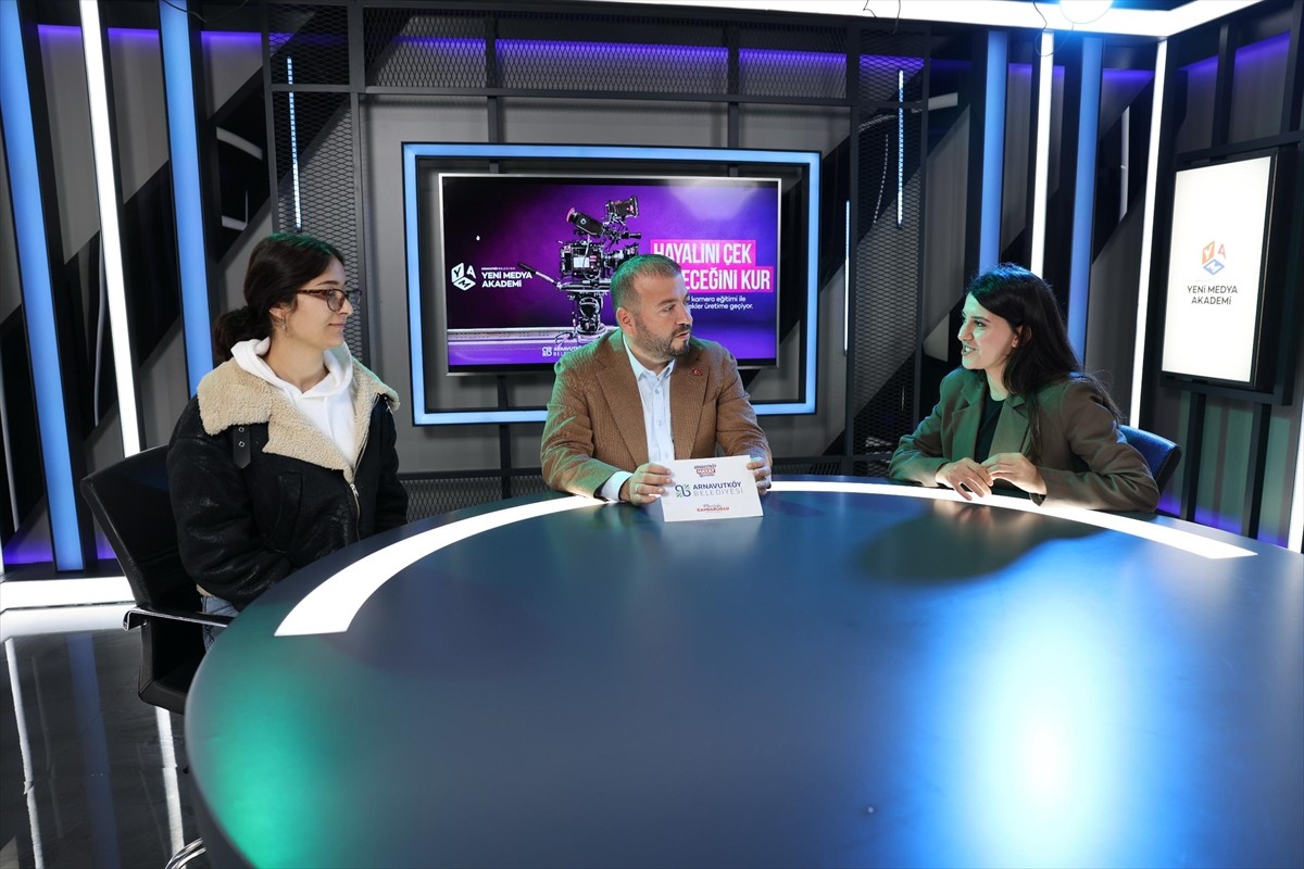 Arnavutköy Belediyesi ve İbn Haldun Üniversitesi işbirliğiyle kurulan Yeni Medya Akademisi...