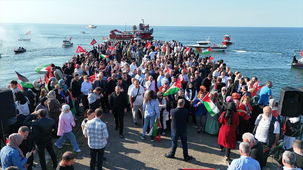 Artvin'de, Filistin ve Küresel Sumud Filosu'na destek olmak ve İsrail'in saldırılarını protesto...