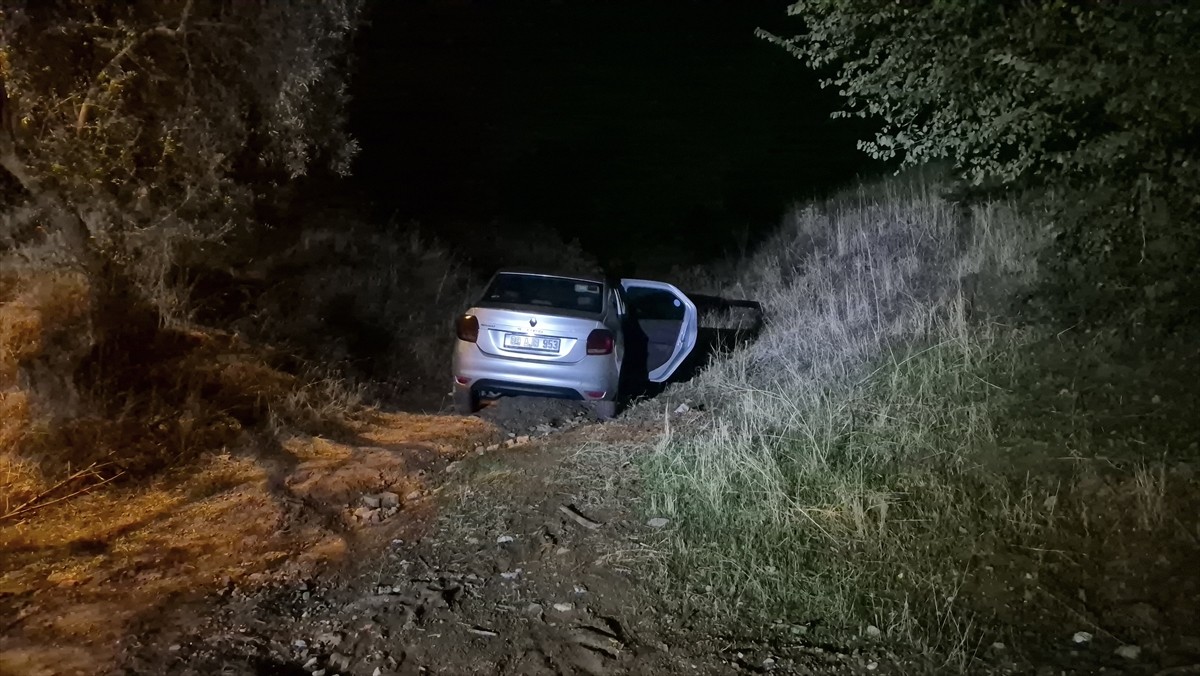 Aydın'ın Efeler ilçesinde çıkan silahlı kavgada yaralanan kişi hastaneye kaldırıldı. İhbar üzerine...