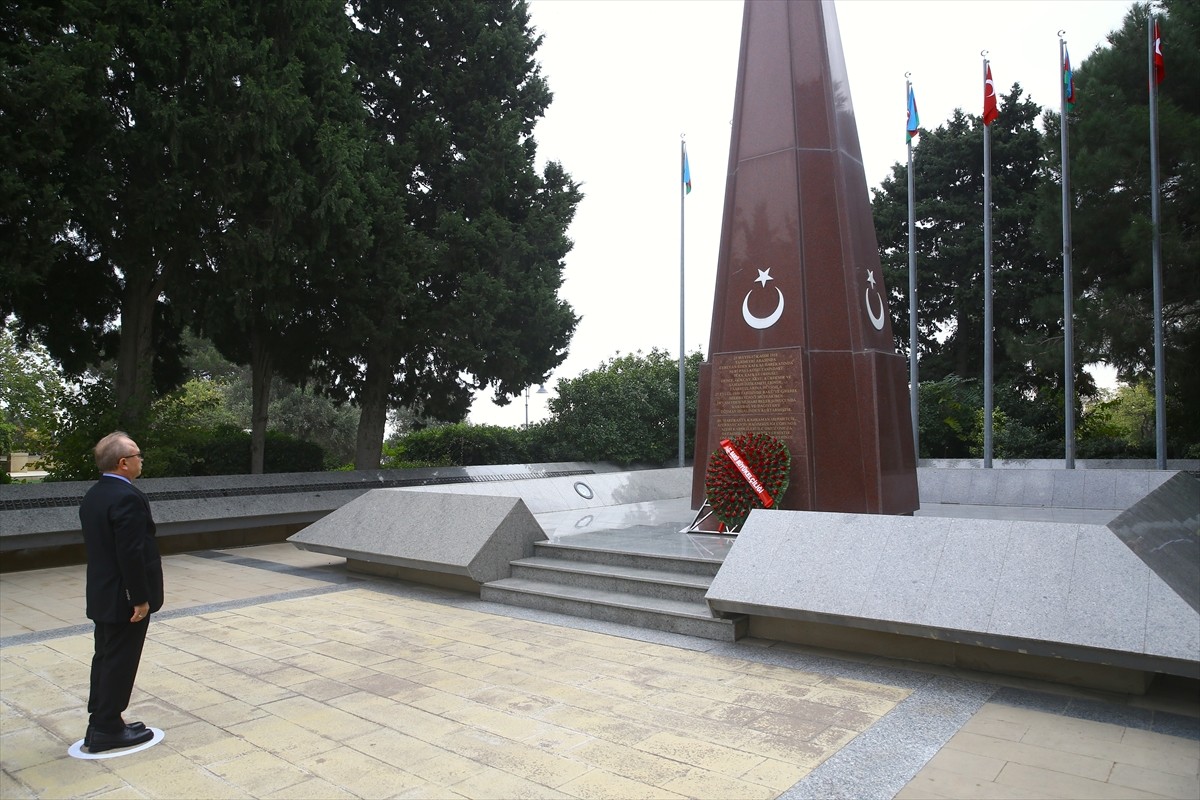 Azerbaycan’ın başkenti Bakü’de, Türkiye Cumhuriyeti’nin 102. kuruluş yıl dönümü dolayısıyla Türk...