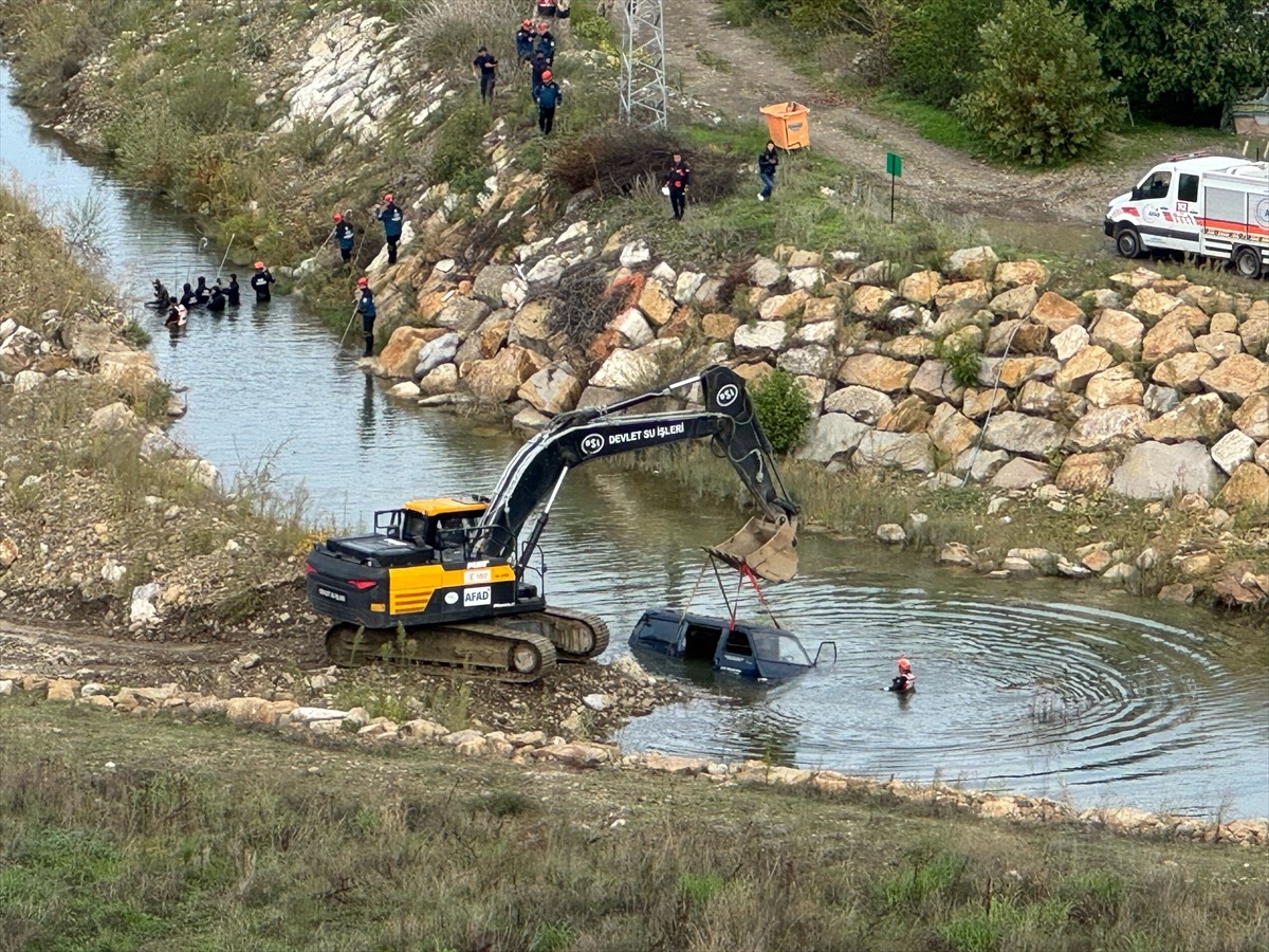 Bartın'ın Kozcağız Barajı mevkisinde sel afeti saha tatbikatı gerçekleştirildi. Tatbikat...