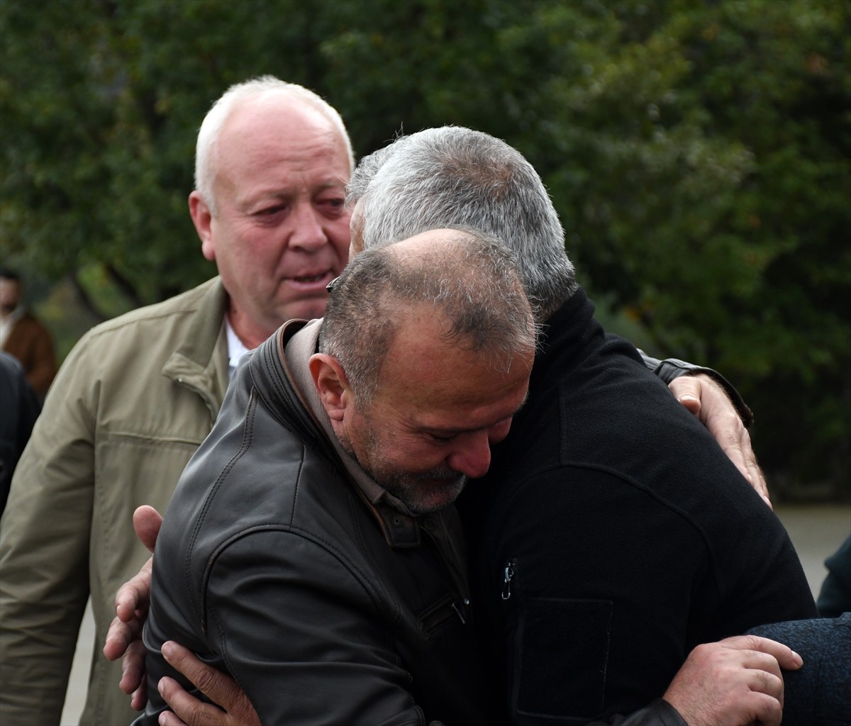 Batman'da 36 yıl önce vatani görevini yerine getiren arkadaş grubu, kanser hastalığıyla mücadele...