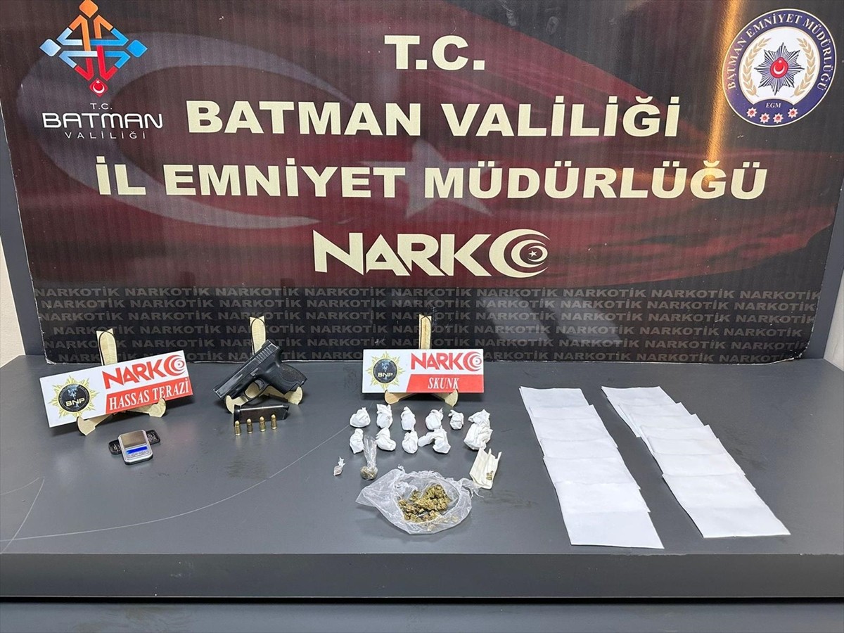 Batman'da düzenlenen uyuşturucu operasyonunda, gözaltına alınan 2 zanlı tutuklandı. Yapılan...