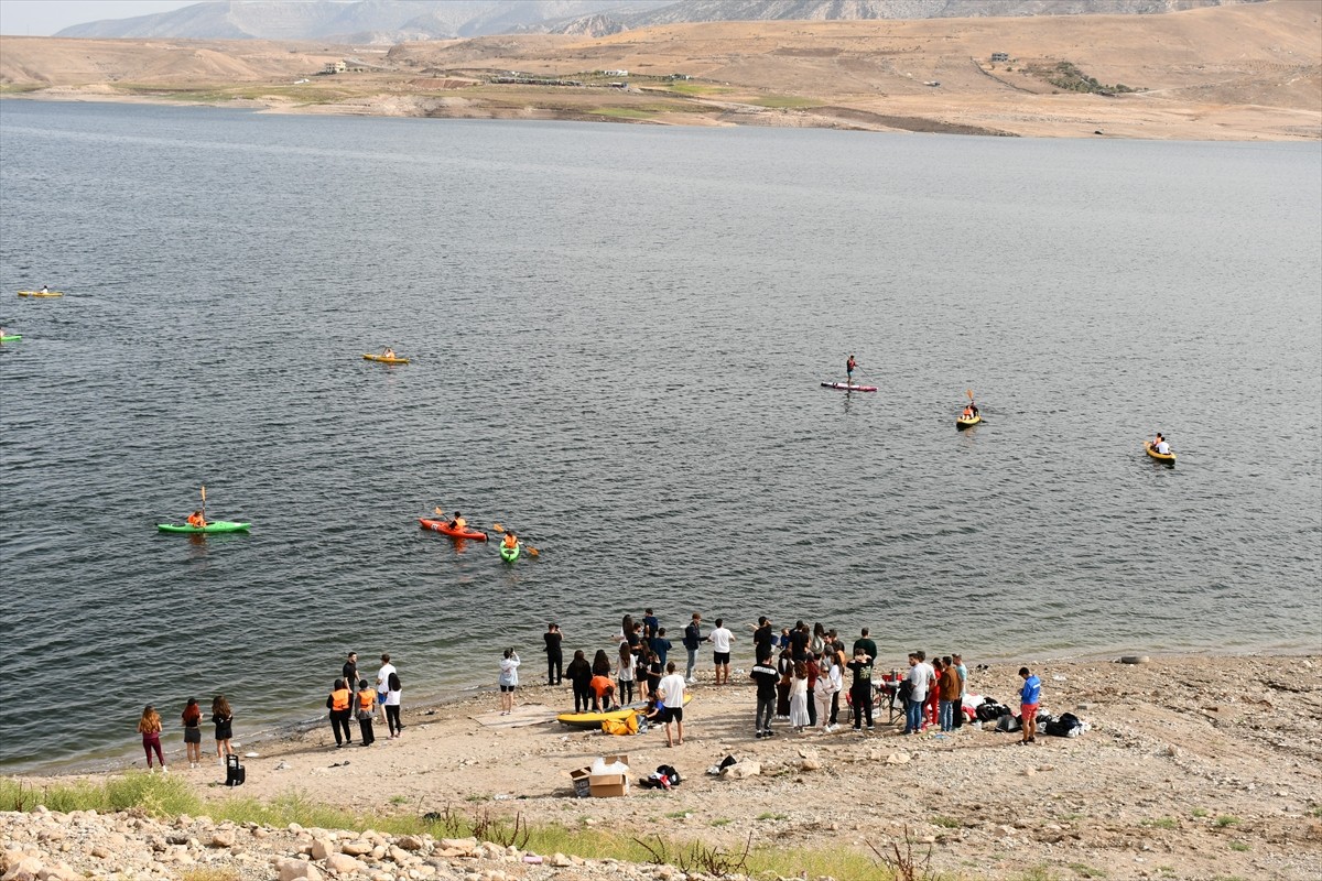 Batman Üniversitesi tarafından tarihi Hasankeyf ilçesinde üniversite öğrencilerine yönelik kano ve...