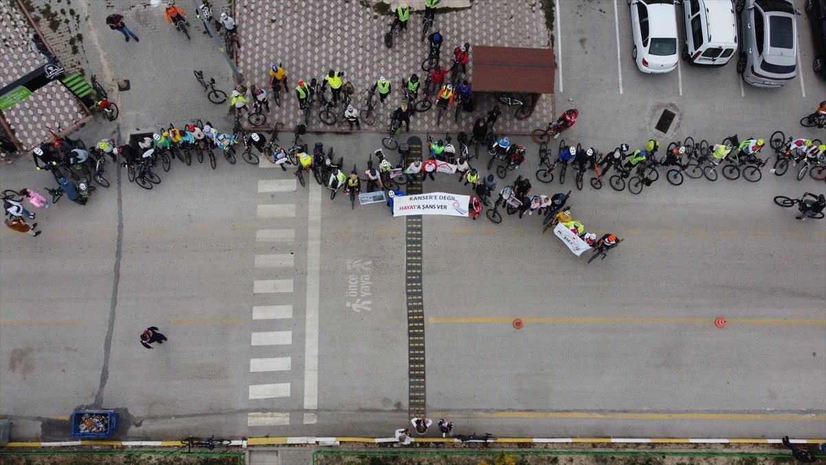 Bilecik'te bu yıl 2'ncisi düzenlenen Çukurören Biberi Bisiklet Turu başladı.