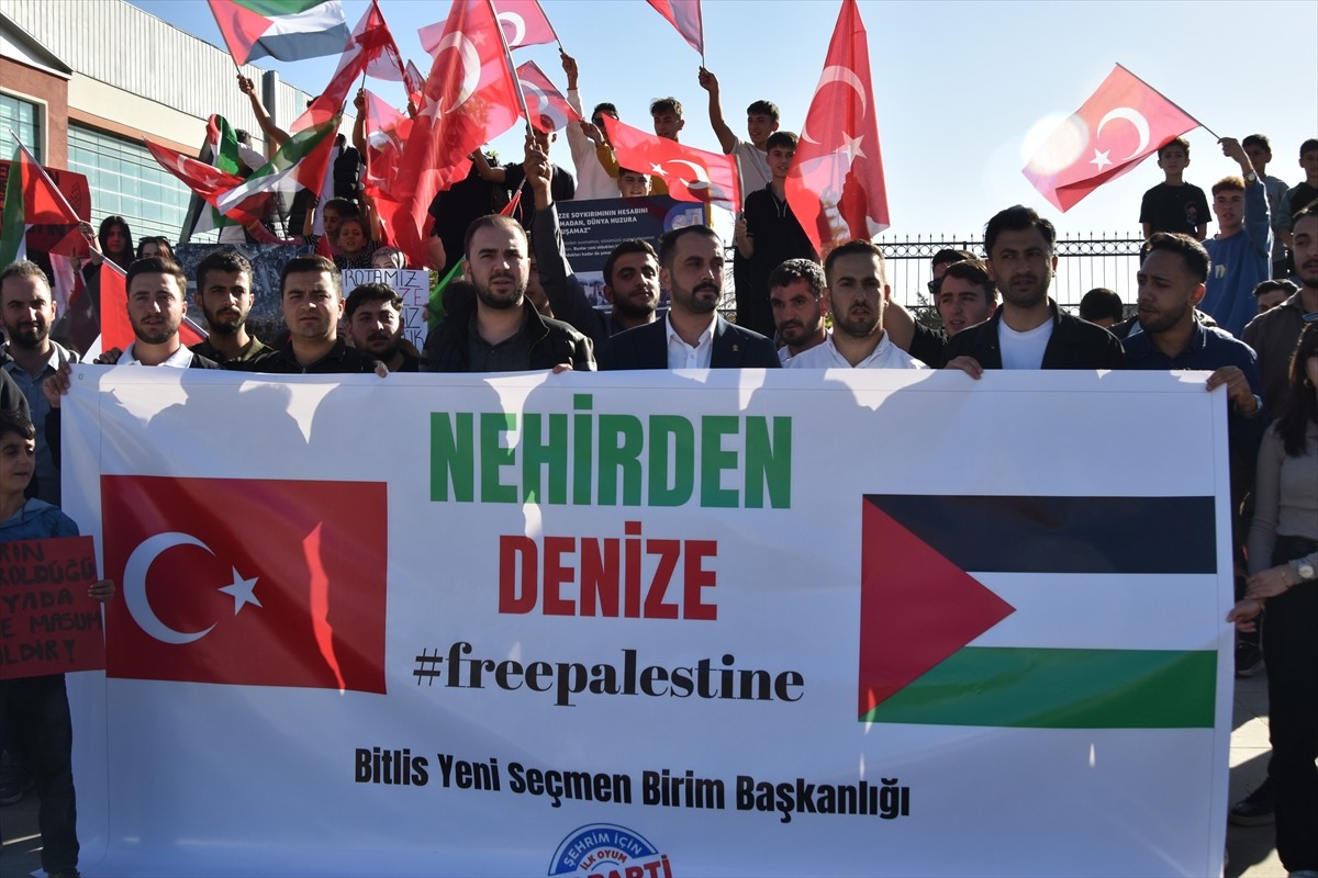 Bitlis'te İsrail'in Gazze'ye yönelik saldırıları düzenlenen yürüyüşle protesto edildi.