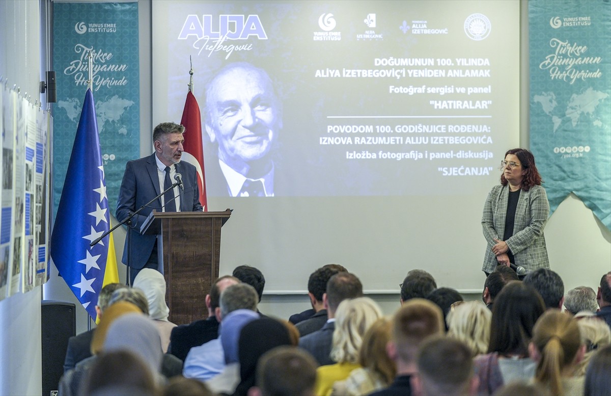 Bosna Hersek'in başkenti Saraybosna'da, "Doğumunun 100. Yılında Aliya İzetbegoviç'i Yeniden...