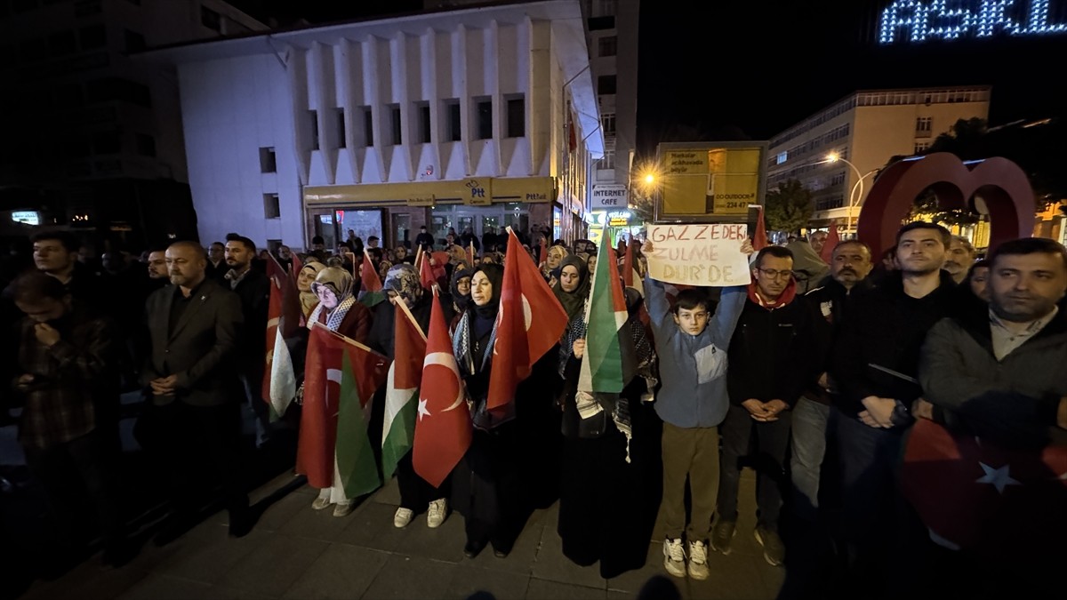 Çorum'da İsrail'in Küresel Sumud Filosu'na yönelik saldırısı protesto edildi.