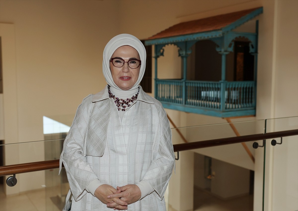 Cumhurbaşkanı Recep Tayyip Erdoğan'ın eşi Emine Erdoğan, Umman'daki Ulusal Müze'ye ziyarette...