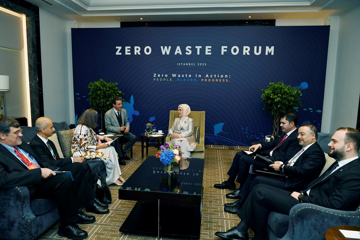 Cumhurbaşkanı Recep Tayyip Erdoğan'ın eşi ve Sıfır Atık Vakfı Onursal Başkanı Emine Erdoğan...