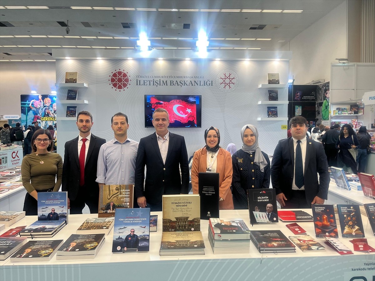 Cumhurbaşkanlığı İletişim Başkanlığı yayınları, 22. Ankara Kitap Fuarı'ndaki stantta...