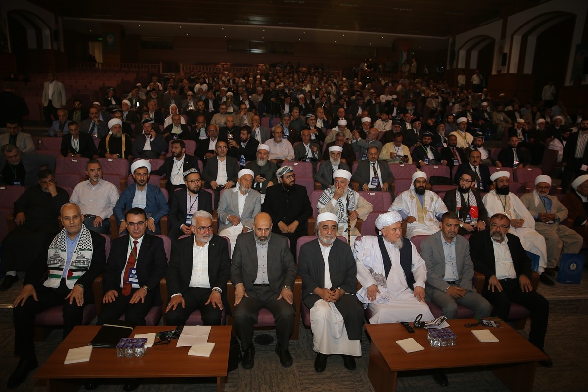 Diyarbakır'da Alimler ve Medreseler Birliği (İttihad-ul Ulema) tarafından düzenlenen "10. Alimler...