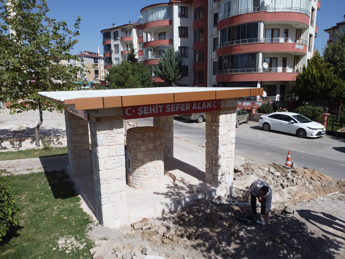 Elazığ'da yaşayan Hasan Alan, Pençe-Kilit Operasyonu bölgesinde geçen yıl şehit olan oğlu Piyade...