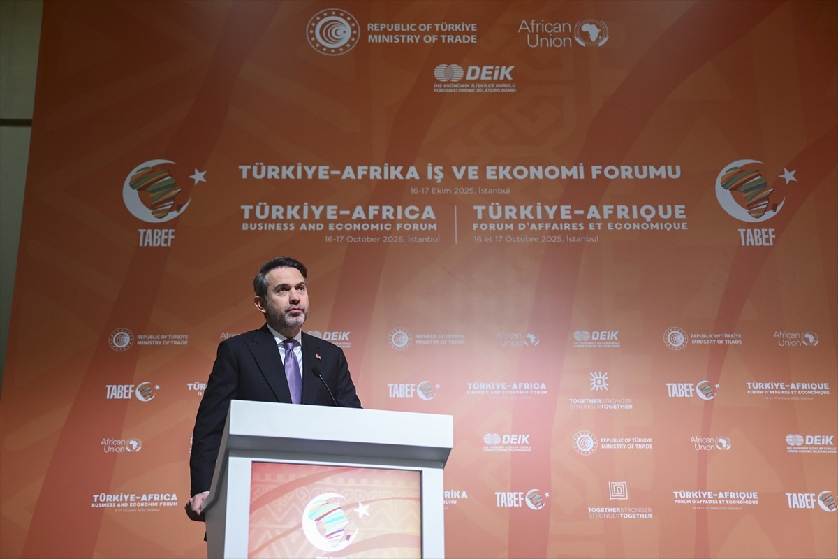 Enerji ve Tabii Kaynaklar Bakanı Alparslan Bayraktar, Anadolu Ajansının (AA) Global İletişim...