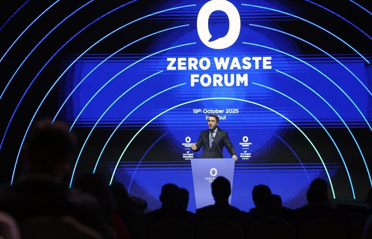 Enerji ve Tabii Kaynaklar Bakanı Alparslan Bayraktar, Sıfır Atık Vakfı tarafından Çevre...