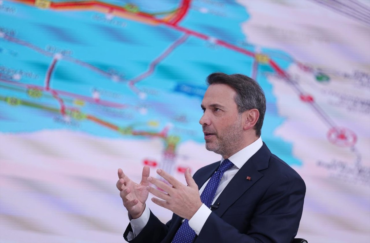 Enerji ve Tabii Kaynaklar Bakanı Alparslan Bayraktar, Ülke TV canlı yayınında gündeme ilişkin...