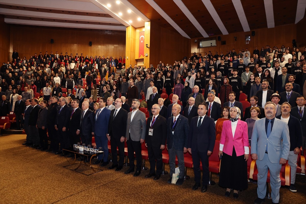 Erzurum'da Atatürk Üniversitesi ev sahipliğinde "Vefatının 50. Yılında Nurettin Topçu Uluslararası...