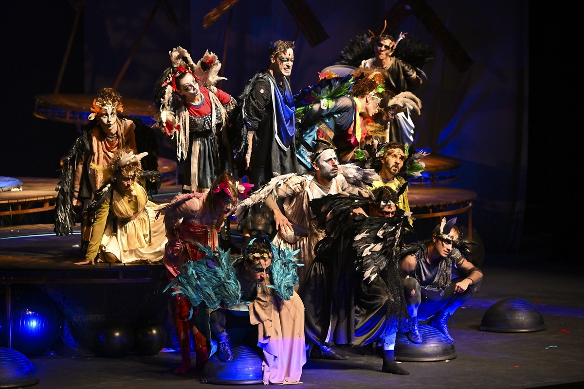 Etimesgut Belediyesince bu yıl ikincisi düzenlenen Uluslararası Kent Tiyatro Festivali, "Kuşkondu...