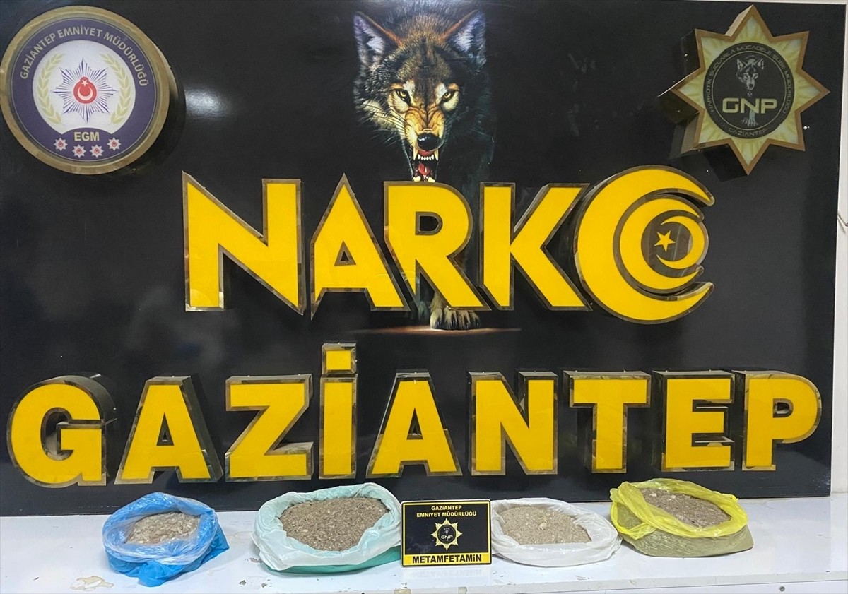 Gaziantep'te düzenlenen uyuşturucu operasyonda 7 kilo 650 gram sentetik uyuşturucu ele geçirildi...