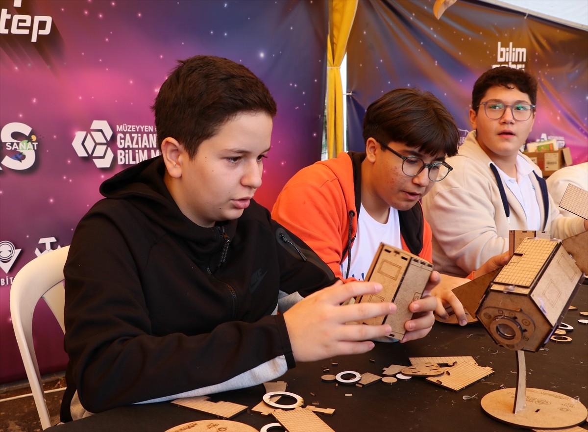 Gaziantep Büyükşehir Belediyesi tarafından düzenlenen "AstroFest Bilim Şenliği"nin açılışı...