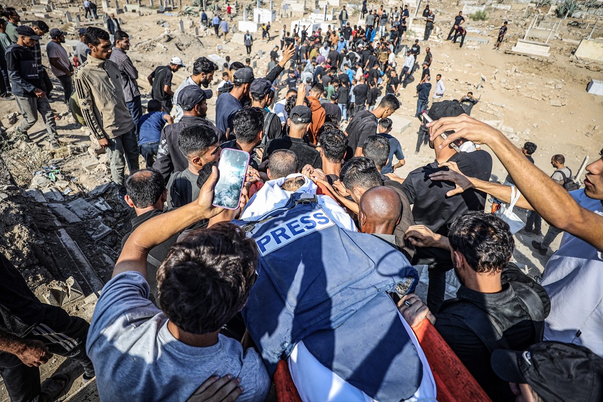 Gazze Şeridi’ndeki Sabra Mahallesi’nde İsrail’in işgali sırasında silahlandırdığı çeteler...