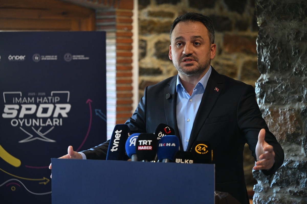 Gençlik ve Spor Bakan Yardımcısı Enes Eminoğlu, Üsküdar'daki Cemile Sultan Korusu Neyyire...