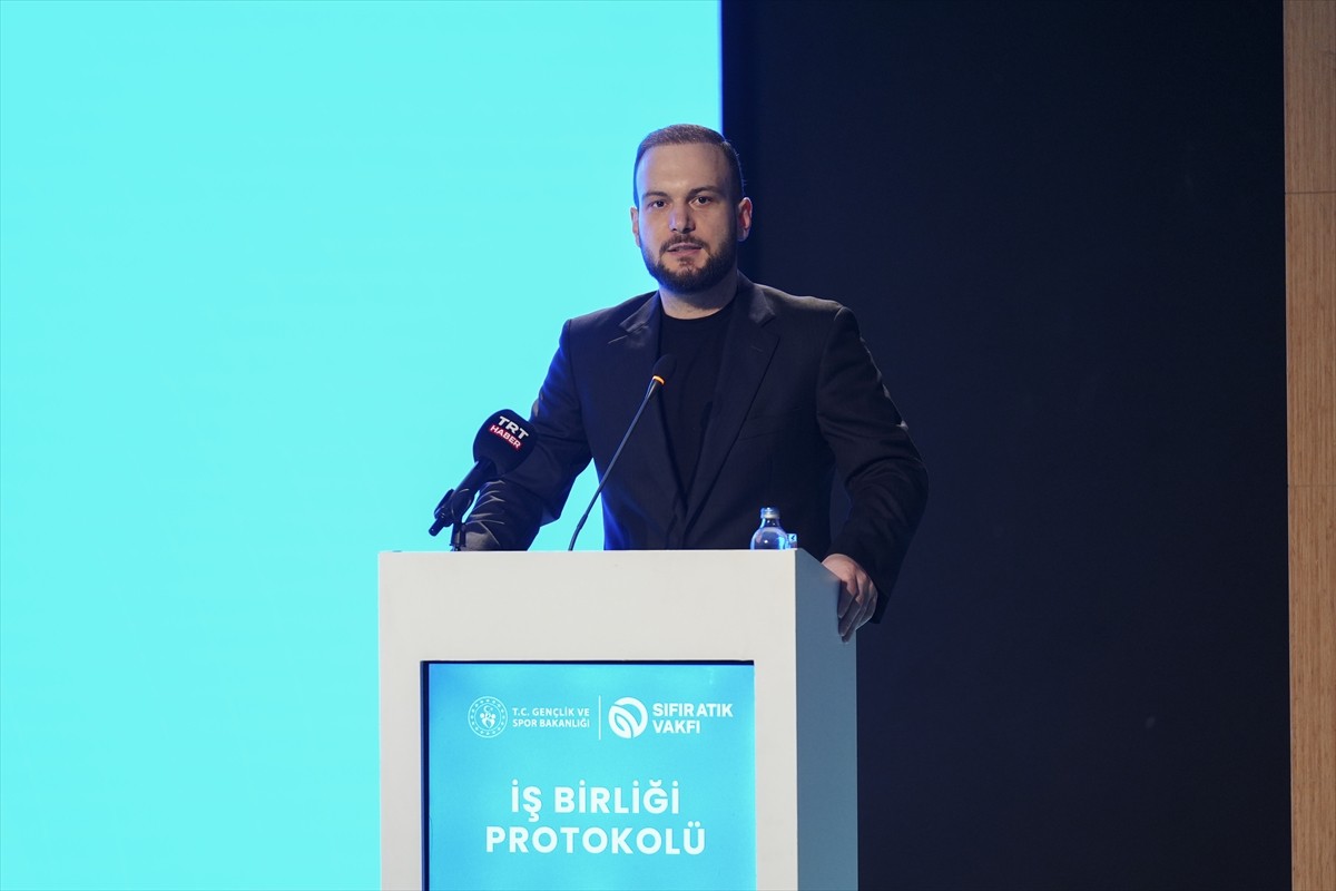 Gençlik ve Spor Bakanı Osman Aşkın Bak, Gençlik ve Spor Bakanlığı ile Sıfır Atık Vakfı arasında...