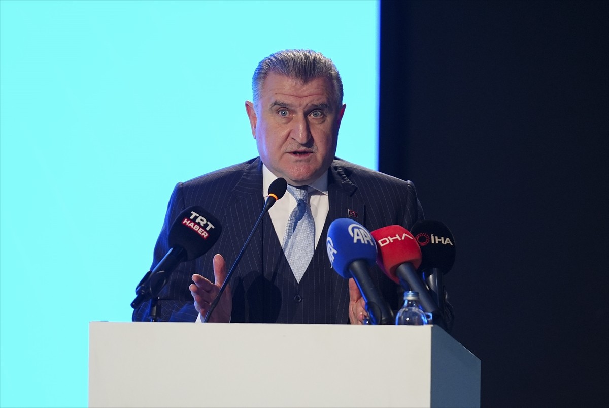 Gençlik ve Spor Bakanı Osman Aşkın Bak, Gençlik ve Spor Bakanlığı ile Sıfır Atık Vakfı arasında...