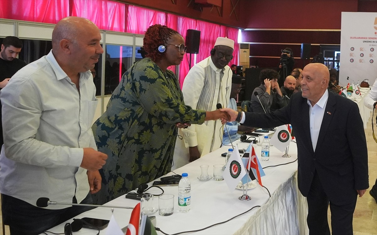 HAK-İŞ'in 50. kuruluş yıl dönümü etkinlikleri kapsamında, başkentte "Uluslararası Sendikal Hareket...