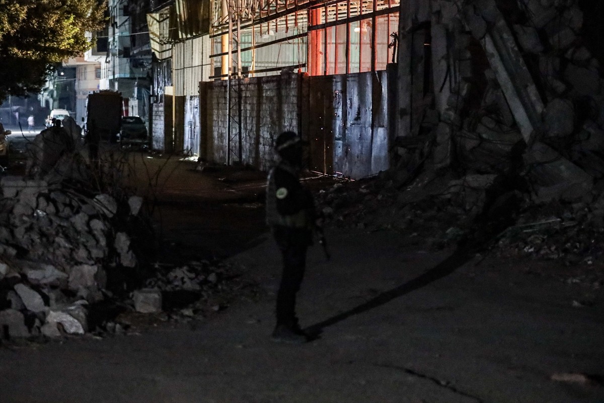 Hamas’ın silahlı kanadı İzzeddin el-Kassam Tugayları, Gazze’de yürürlükte olan ateşkes ve esir...