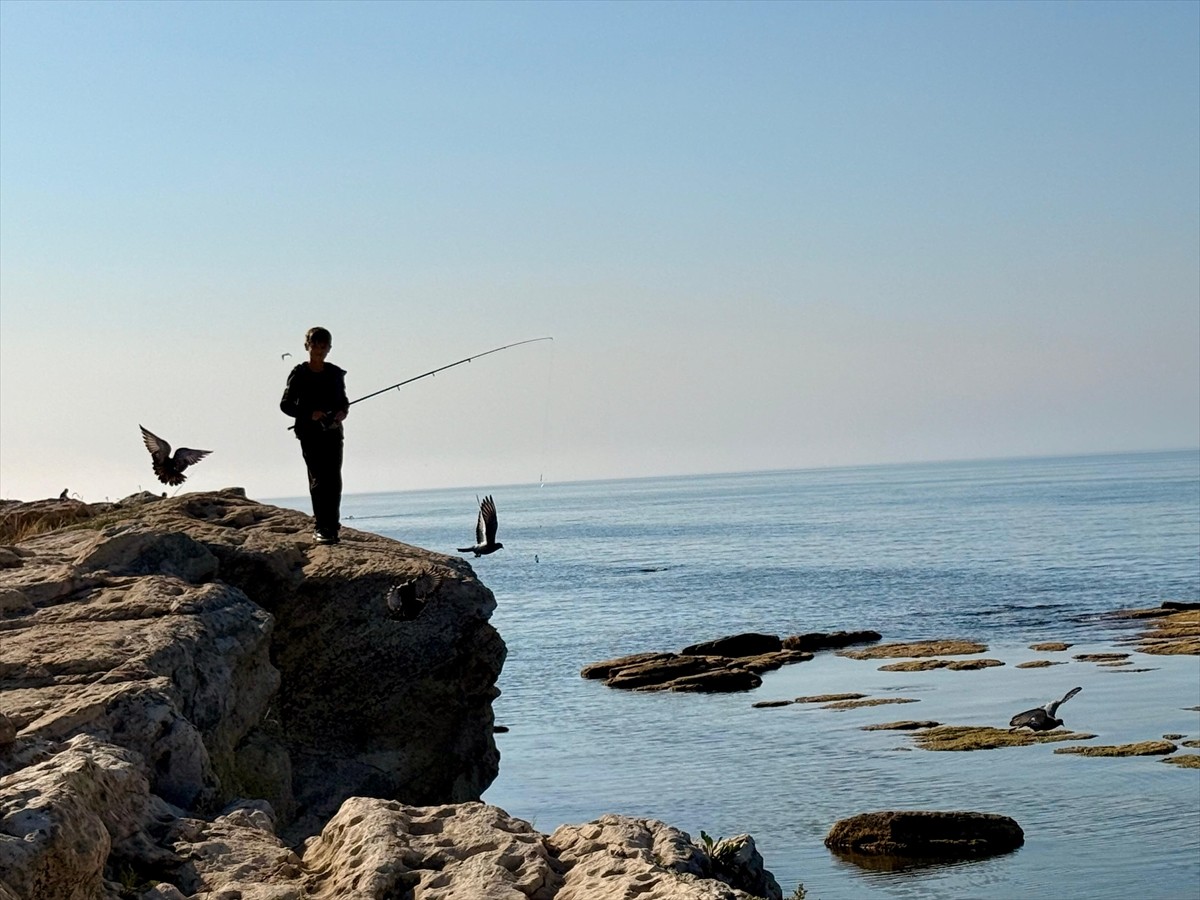 Hazar Denizi, yaklaşık 370 bin kilometrekare büyüklüğüyle Kazakistan, Azerbaycan, Rusya...