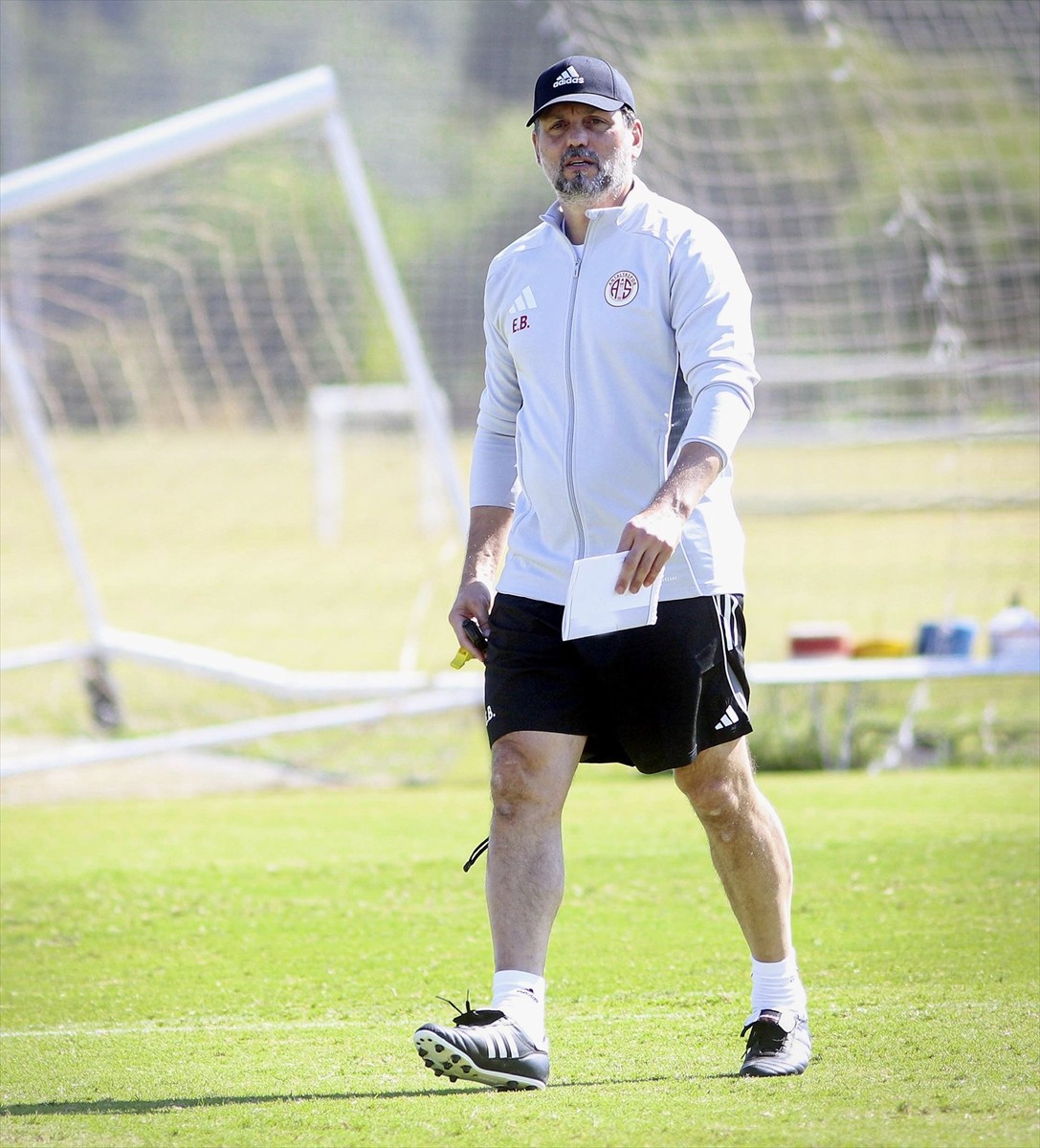 Hesap.com Antalyaspor, Trendyol Süper Lig'in 9. haftasında Gaziantep FK ile 19 Ekim Pazar günü...