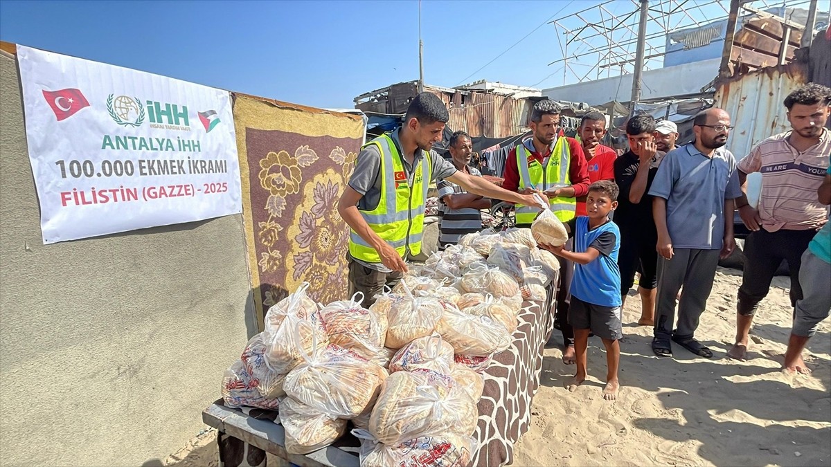 İnsan Hak ve Hürriyetleri İnsani Yardım Derneği (İHH) Antalya Şubesi tarafından Gazze'deki ihtiyaç...