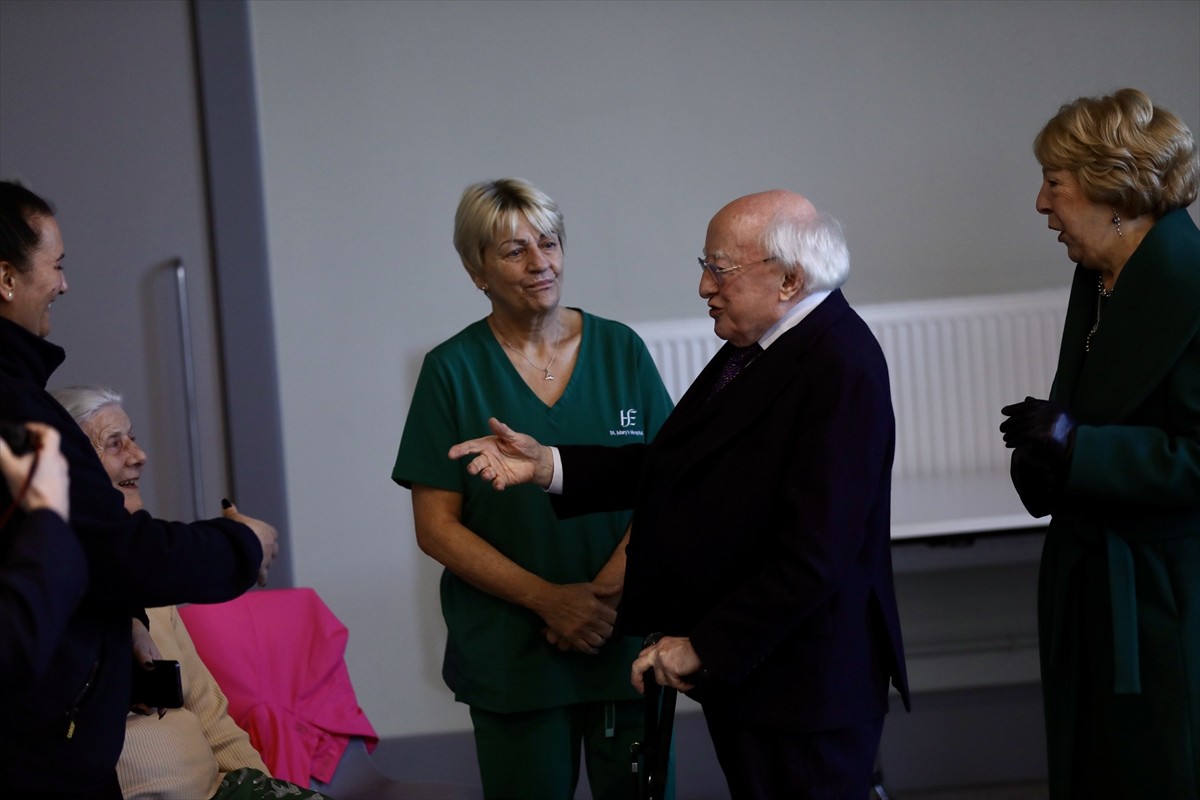 İrlanda'da yaklaşık 3,5 milyon seçmenin, ülkenin 10'uncu cumhurbaşkanını belirleyeceği seçimlerde...