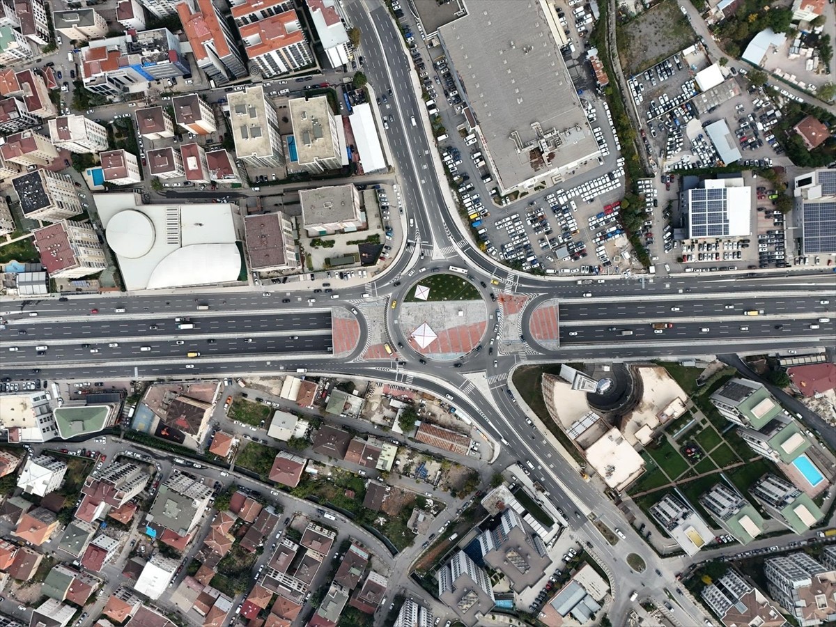 İstanbul Büyükşehir Belediyesince (İBB) yapılan Çekmeköy Taşdelen Mahallesi Şile Yolu Yenidoğan...