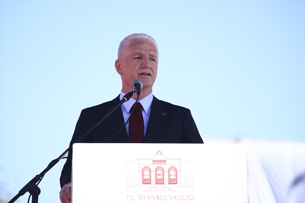 İstanbul Valiliği tarafından Cumhuriyet'in 102. yıl dönümü dolayısıyla Vatan Caddesi'nde tören...