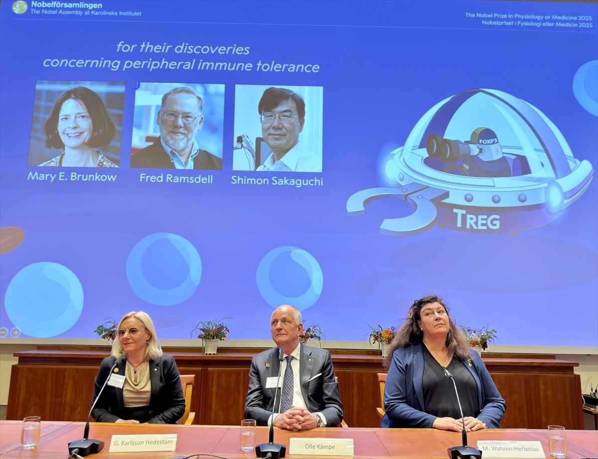 İsveç'te bulunan Karolinska Enstitüsünde düzenlenen basın toplantısında 2025 Nobel Tıp Ödülü'nün...