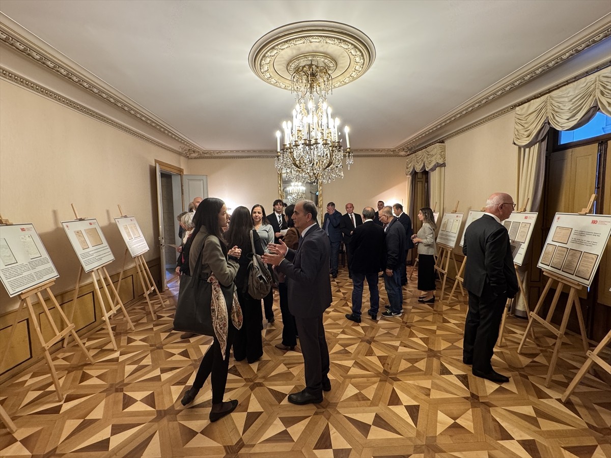 İsviçre'nin başkenti Bern'de, "Türkiye-İsviçre Dostluğunun 100. yılı: Arşivlerin Gözünden" konulu...